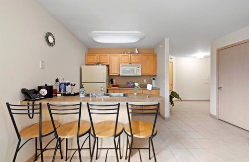 Lake Geneva Apartment | Mill Creek Hotel