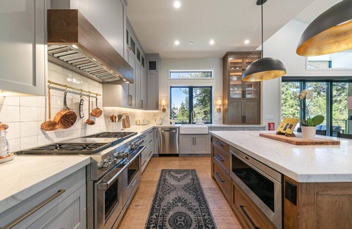 Truckee House | Mill House Retreat Schaffer's Mill, 4Br/3.5Ba, Hot Tub, Golf, Ski, Lake Tahoe