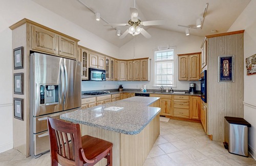 Mill Pond Acres House | Mill Pond Acres home w/pool table, Xbox X, free WIFI