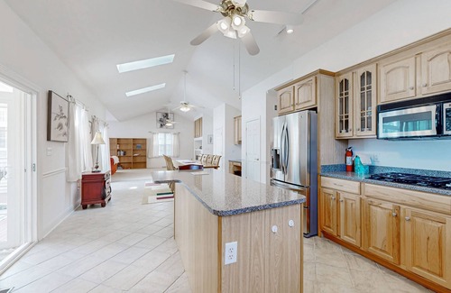 Mill Pond Acres House | Mill Pond Acres home w/pool table, Xbox X, free WIFI