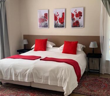 Summerstrand Bed & Breakfast | Millard Crescent Guest House
