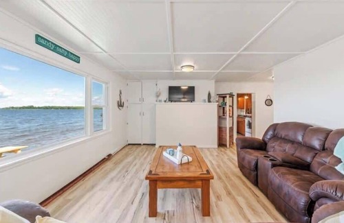 Isle House | Mille lacs Lake Beach House-Water Front-SAND-Fish