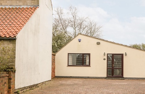 Ault Hucknall Cottage | MILLERS RETREAT, pet friendly, with a garden in Bolsover