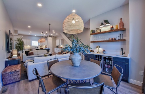 Tuscaloosa House | Million Dollar Rooftop - Luxe townhouse with roof terrace, kitchen, & firepit