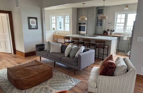 Petoskey House | Million Dollar Sunsets Downtown Rental! 30 Days