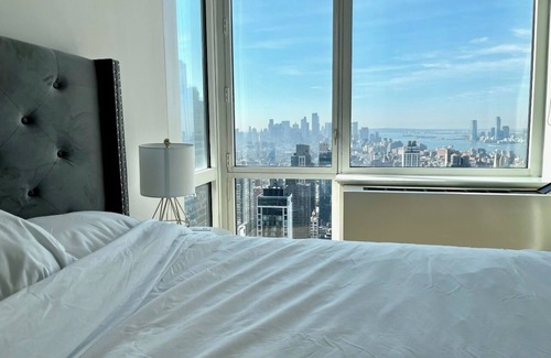 Koreatown Apartment | Million dollar view 2-bedroom apartment in Manhattan New York with fitness room
