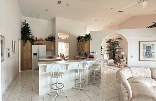 Naples House | MILLION DOLLAR VIEWS; 4bed 3b lakefront Pool house- Old World Charm in Naples FL