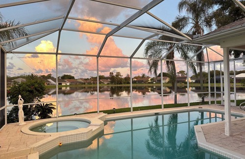 Naples House | MILLION DOLLAR VIEWS; 4bed 3b lakefront Pool house- Old World Charm in Naples FL