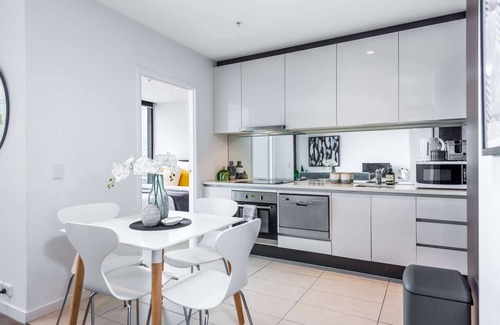 Melbourne Central Business District Apartment | Million Dollar Views Overlooking the Stadium Docklands