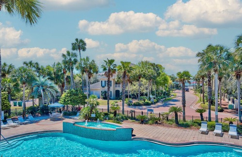 Fort Walton Beach - Destin Villa | Million dollar villa · Beachfront neighborhood · Free cruise · Resort amenities