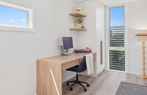 Sorrento House | Millos by the Sea - 5 brm home, close to Koonya Beach and general store