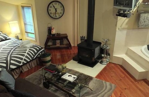 Millgrove House | Millwaters Retreat 1 Warburton