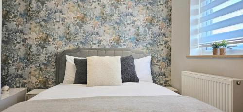 Milton Keynes Apartment | Milton Keynes 3BR Stylish Home, Sleeps 5, Families, Free Parking