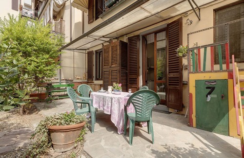 Santa Maria Novella Apartment | Mimi, spacious apartment with private garden in the heart of Florence