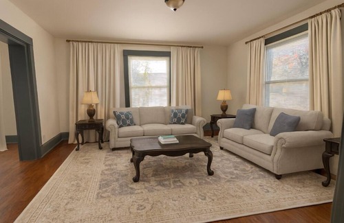 De Soto House | Mimi’s Place-Near downtown restaurants/coffee/brewery