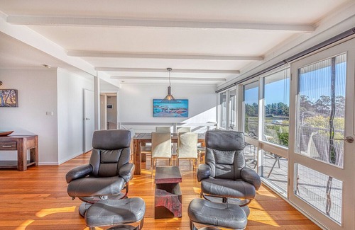 St Helens House | Mimosa Holiday House - A perfect base to explore the coast