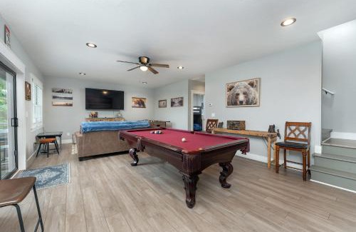 Wolf Laurel House | Min to Hatley Pt - Stunning Mtn Views - Hot Tub