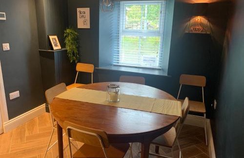 Dinas Cross House | Min-Y-Fford sleeps 6 plus pet