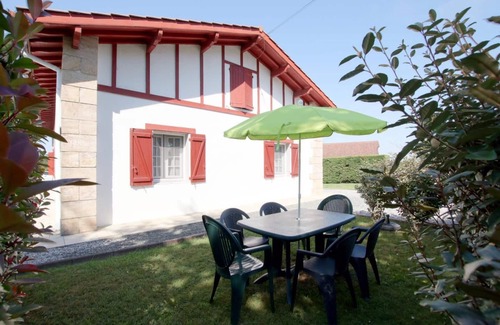 Larressore House | Mindeyan - Larressore