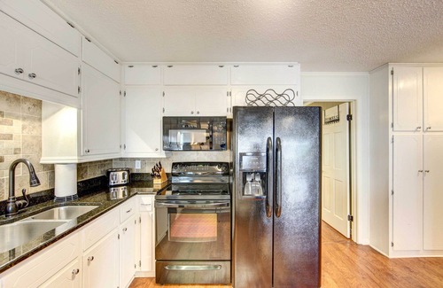 Mineola Cottage | Mineola Lake House w/Dock & Fire Pit!