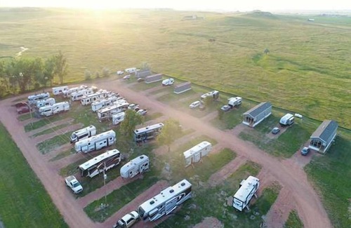Belfield Cabin | Mini Cowboy Cabin - Tiny House near Medora, ND
