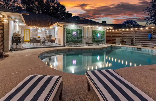 Lake Highlands House | Mini Golf | Pool | Game room | Stylish & Spacious | Wifi | Free Parking