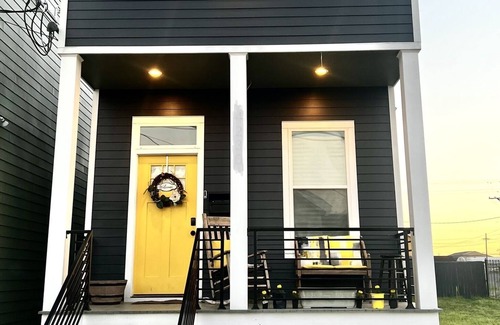 Gert Town House | “Mini Magnolia”: Quiet 2 Story 3BR Home Near mid-city (No Pets/Animals)