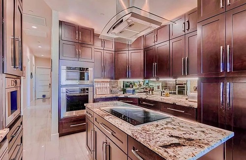 Foothills House | MINI MANSION-RESORT, 1 ACRE, CITY VIEWS, MOUNTAINS,POOL