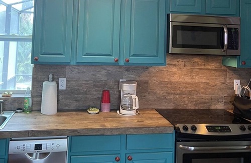 Grove City House | Mini Margaritaville. Heated pool , 1bed, 1bath