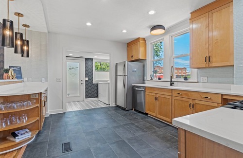 Midtown - Westport House | Mini Midtown Martini - Hot Tub + King Bed(s)