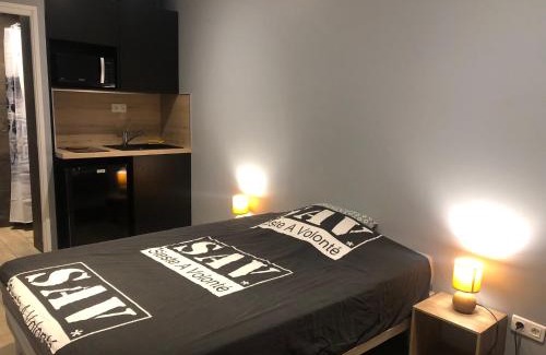 Aurillac Apartment | Mini Studio avec Terrasse
