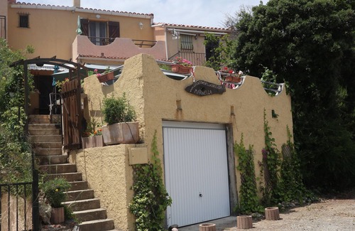 Bravone Villa | Mini Villa with large courtyard, direct sea access 150 m, closed garage, parking, WIFI