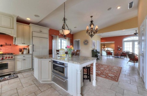 Lewes House | MINI-WEEKS AVAILABLE! Beautiful Views! Great Location! PET FRIENDLY! Book Today!