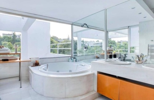 Vouliagmeni Villa | Minimal blue villa