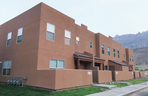 Moab South Valley House | Minimalist 2 br King Beds - Pool - Close to Parks