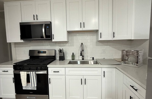 Roosevelt Park Apartment | Minimalist 2B/1B in Gated property –located in the heart of Downtown San Jose !