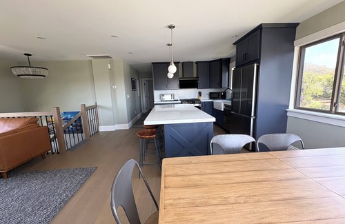 El Granada House | Minimalist and Modern Beauty Close to the Beach, Trails, and Great Restaurants