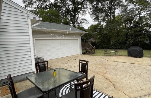 Tuscaloosa House | Minimalist contemporary home 8 minutes from UA, Pet friendly!!