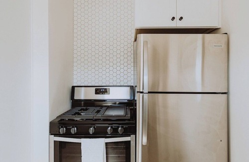 Solana Beach Apartment | Minimalist, High End Design - Solana Surf Loft