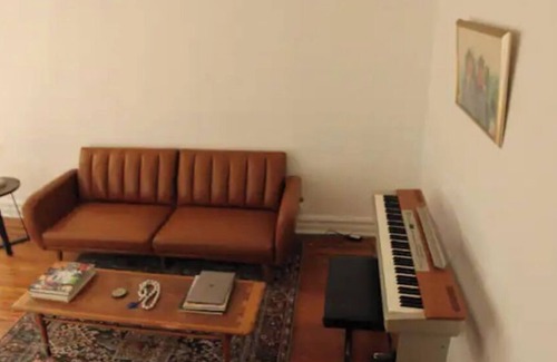 Queens Apartment | Minimalist Studio close to transportation,international cuisine.Walk to LGA LGA.