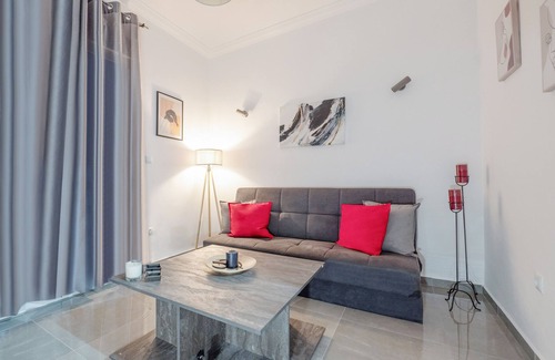 Filopappou Apartment | Minimalistic!