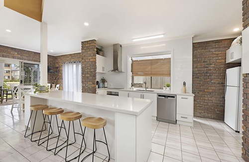 Maroochydore House | Minimum 3 night stay 4 Bed/2 Bath Sleeps 10 (max 6 Adults)