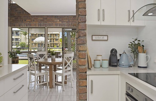 Maroochydore House | Minimum 3 night stay 4 Bed/2 Bath Sleeps 10 (max 6 Adults)