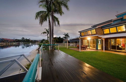 Maroochydore House | Minimum 3 night stay 4 Bed/2 Bath Sleeps 10 (max 6 Adults)