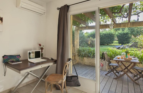 Calvi Villa | minivilla lilas indépendante à Calvi avec jardin et piscine, jardin et bbq