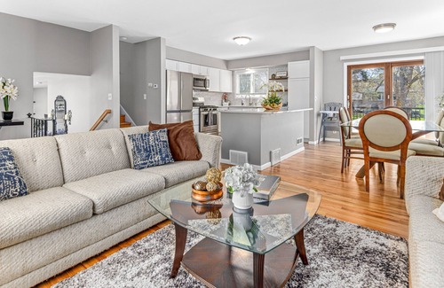 Apple Valley House | Minne-getaway, Designer Stay South Of The River