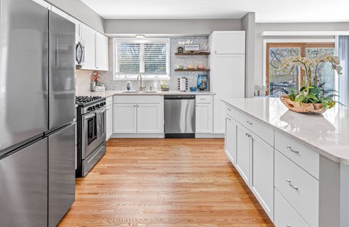 Apple Valley House | Minne-getaway, Designer Stay South Of The River