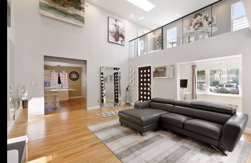 Southwest Minneapolis Apartment | Minneapolis Tangletown Lux Property Airbnb “super host” certified
