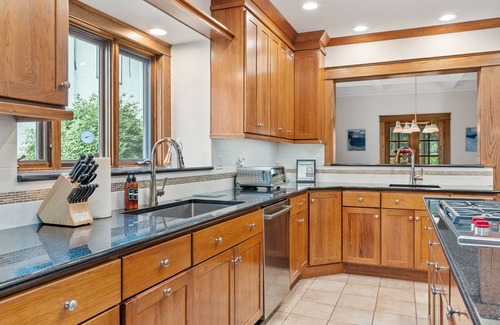 Linden Hills House | MINNeSTAY* Harriet House