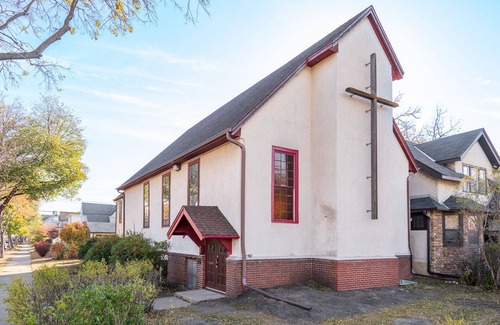 Powderhorn House | MINNeSTAY* Lyndale Church Lodge